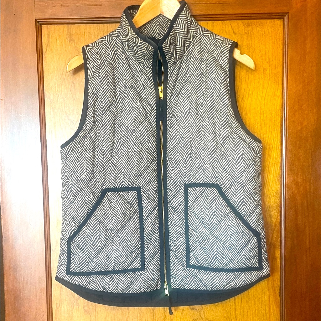 Women’s Medium J. Crew Black And White Heringbone Quilted Vest